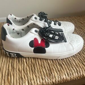Disney Ground Up Woman’s Minnie Mouse White and Black Court Shoes